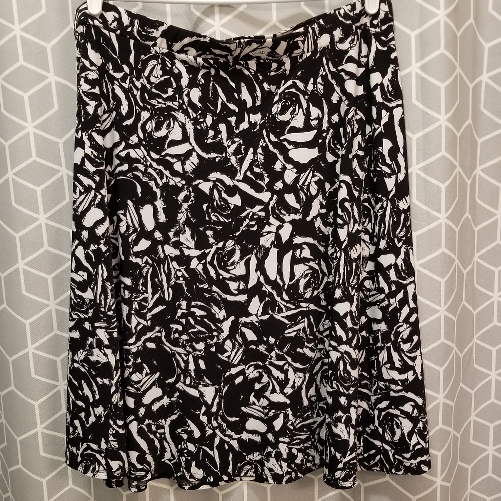 B&W Abstract Rose Skirt